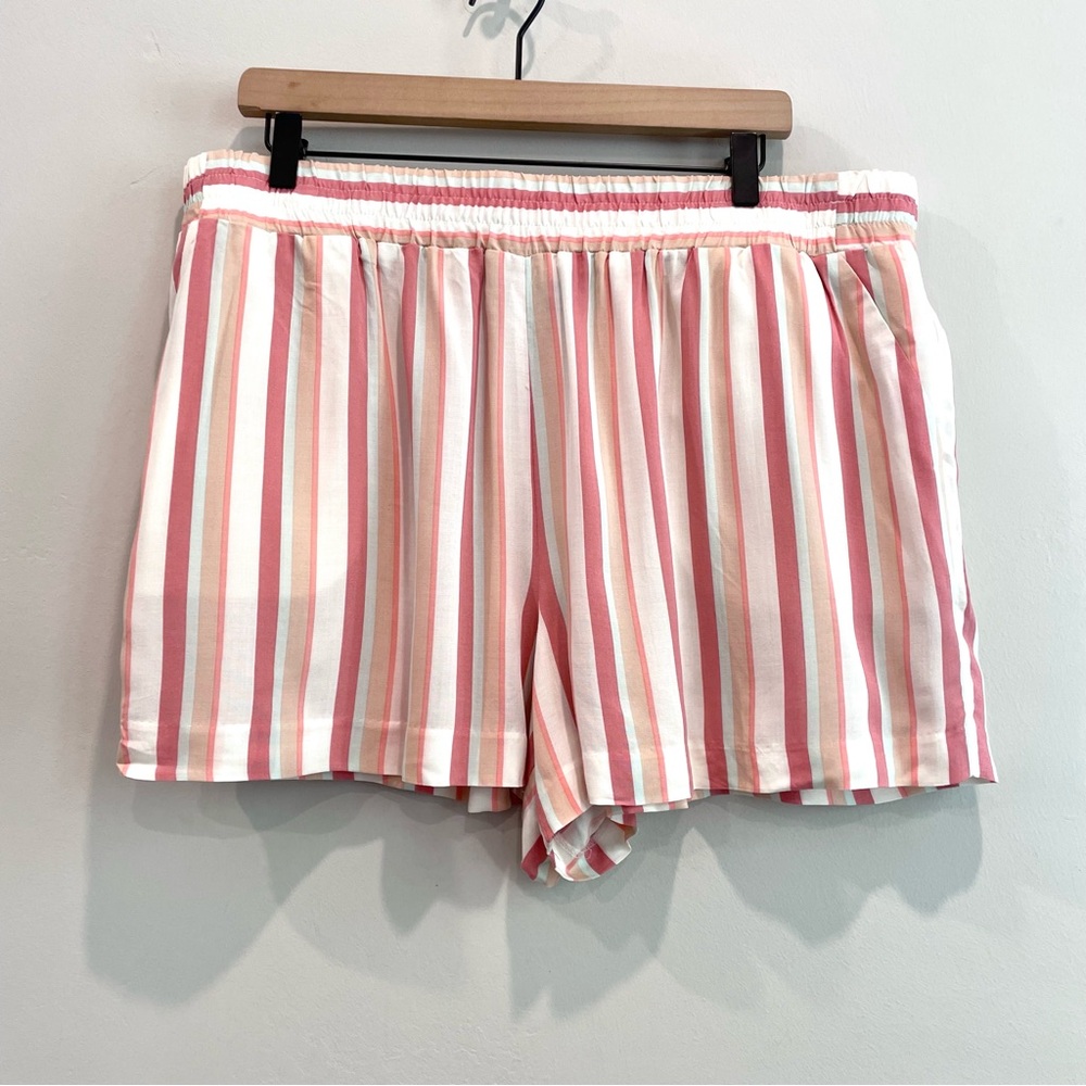Apt.9 Mid Rise Striped Lightweight Pull On Shorts